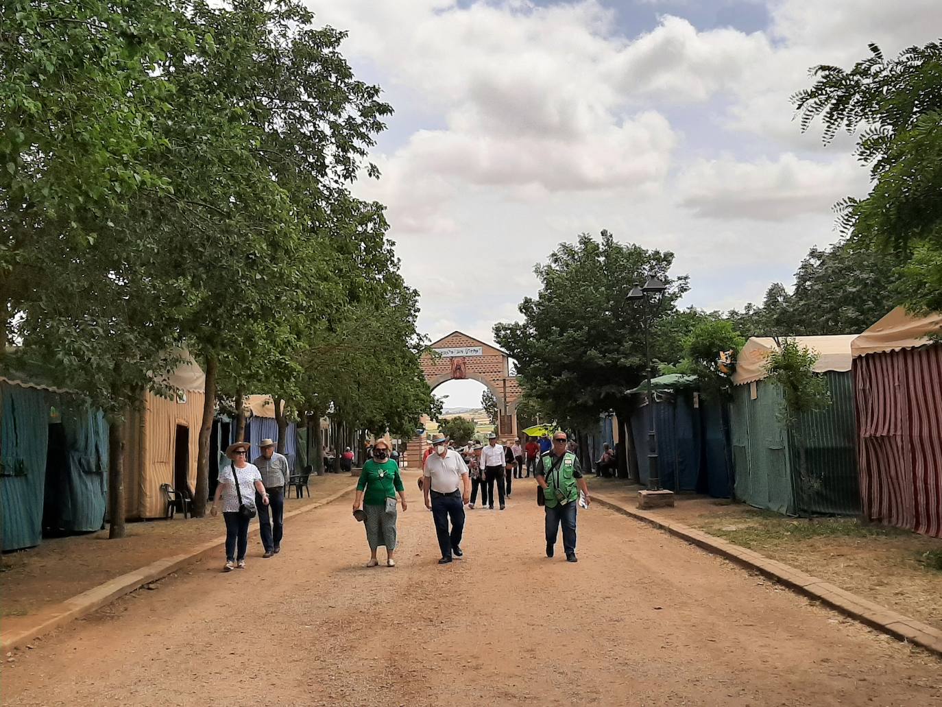 Casetas en Los Santos de Maimona con motivo de San Isidro. 