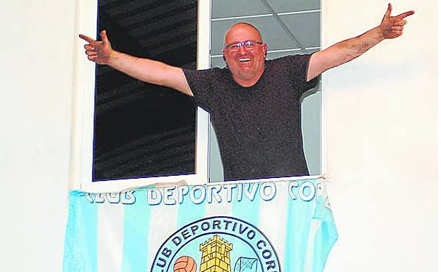 José Luis dejó el campo en el 92 con el 1-2 y tuvo que volver. 