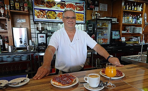 Desayuno en el bar Vaquerizo. C. MORENO