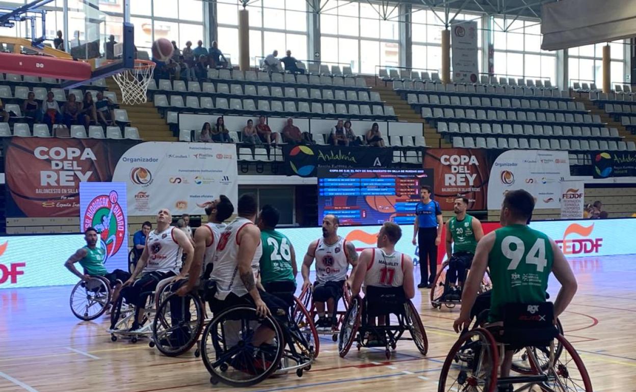 Imagen del encuentro de semifinales entre Mideba y Bilbao. 