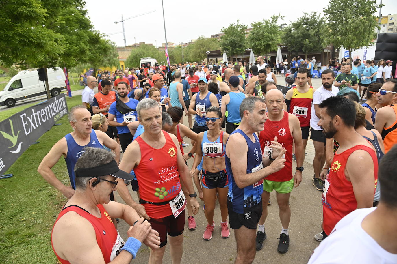 Fotos: FIesta en la VI Carrera por la Diversidad &#039;Los Palomos-Aqualia&#039; de Badajoz