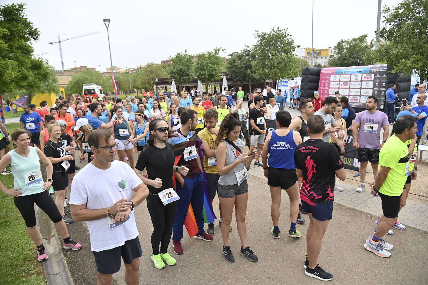 Fotos: FIesta en la VI Carrera por la Diversidad &#039;Los Palomos-Aqualia&#039; de Badajoz