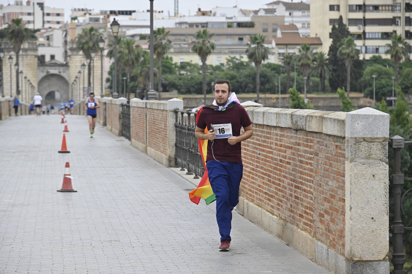 Fotos: FIesta en la VI Carrera por la Diversidad &#039;Los Palomos-Aqualia&#039; de Badajoz