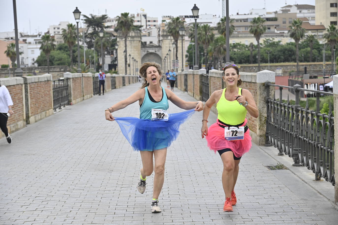 Fotos: FIesta en la VI Carrera por la Diversidad &#039;Los Palomos-Aqualia&#039; de Badajoz