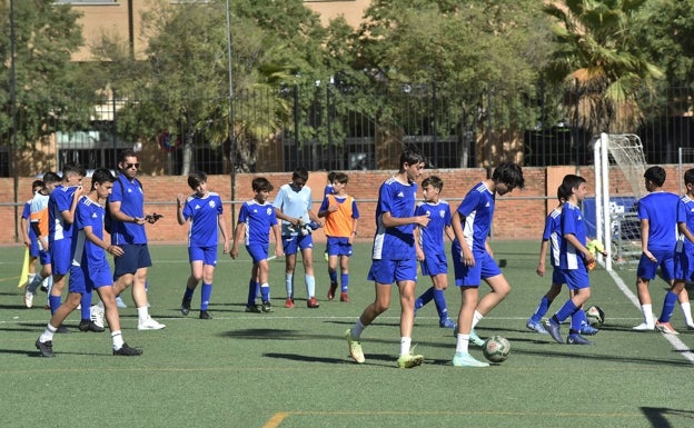 El Don Bosco entrena en las instalaciones del colegio Salesianos, que gestiona en alquiler. 