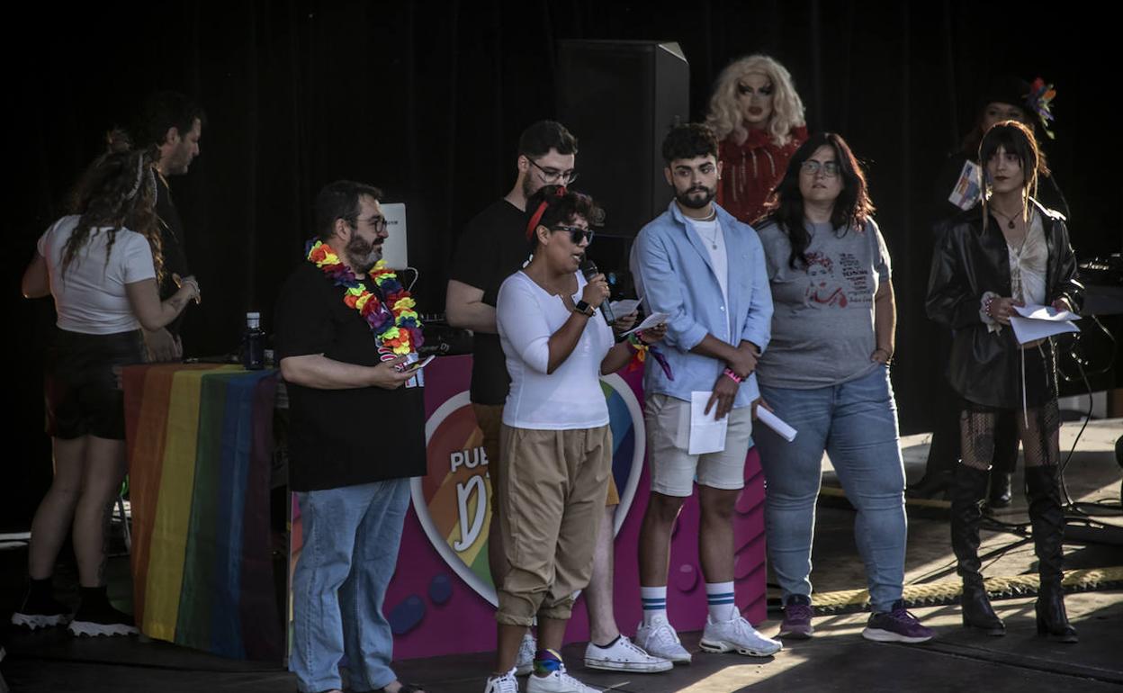 La directiva de la Fundación Triángulo durante el manifiesto.