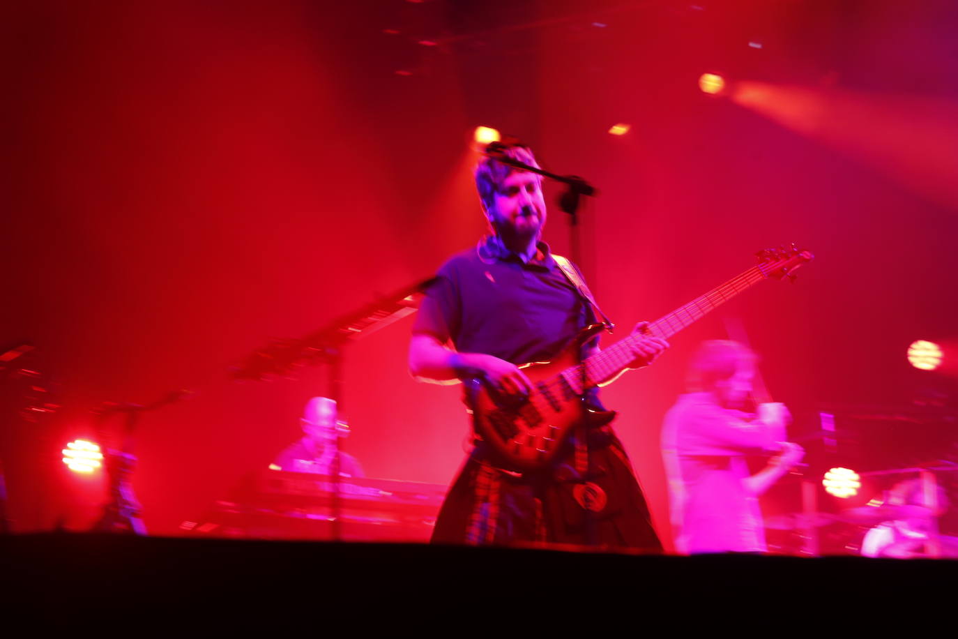 Miles de personas disfrutaron de la actuación del placentino y su banda. 