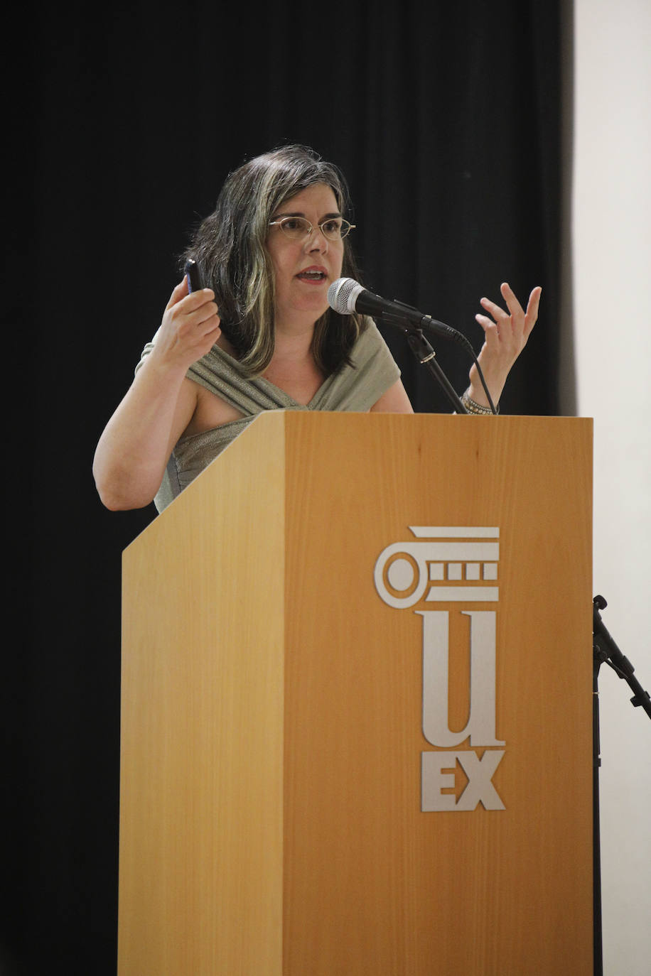 Maribel Rodríguez Ponce en el ciclo 'Con lupa violeta'