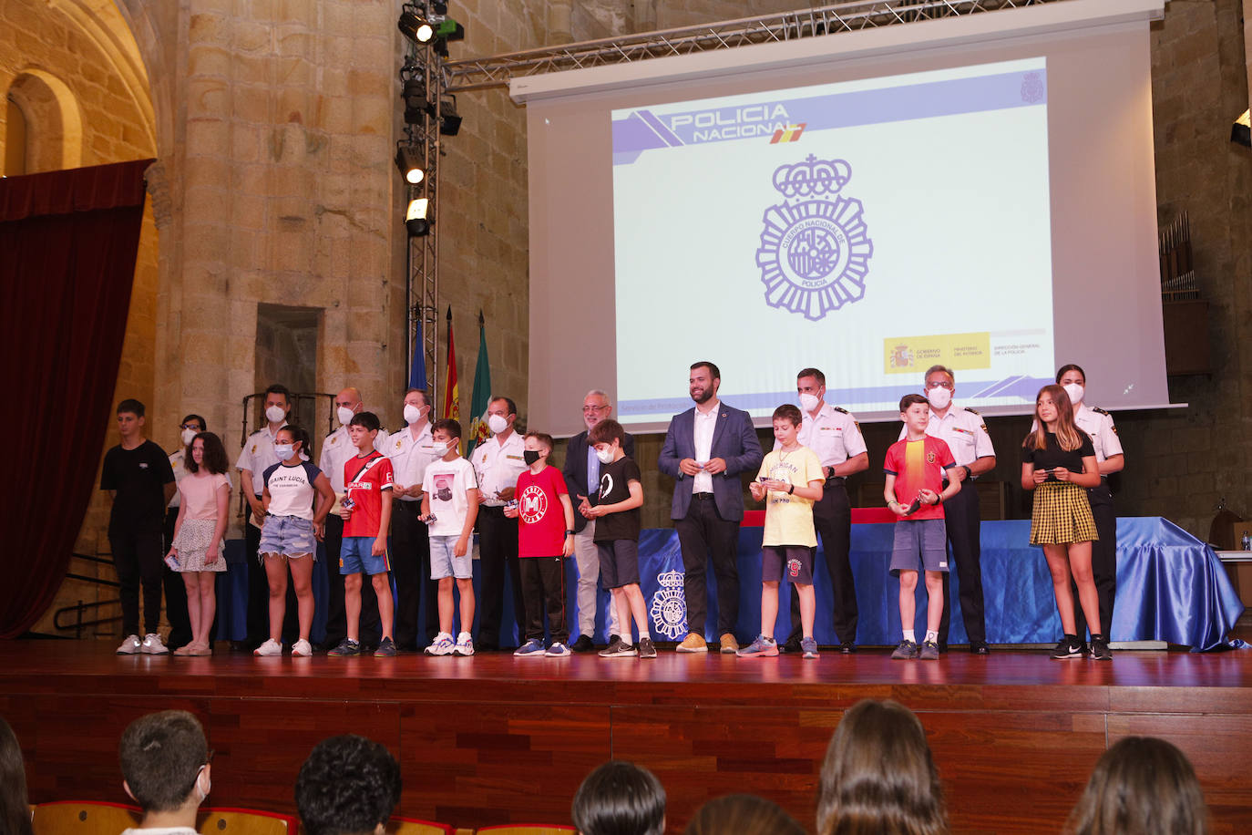 Entrega de diplomas de ciberexpertos