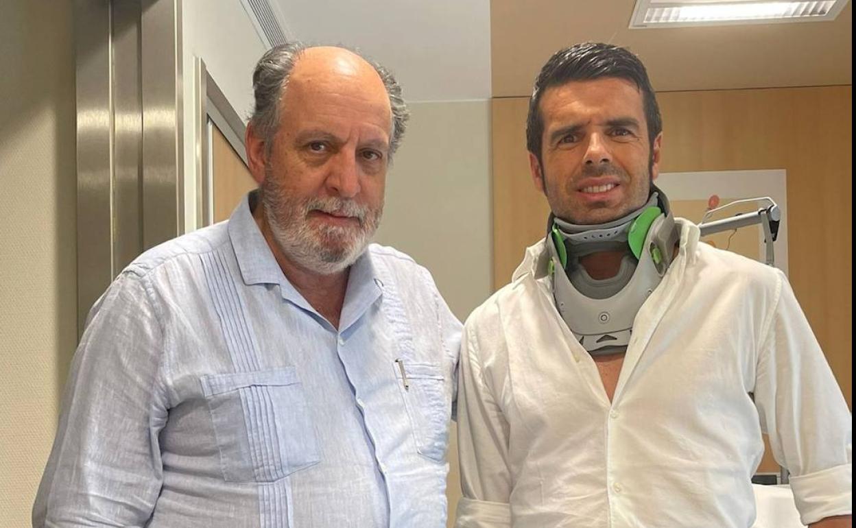 Emilio de Justo junto al doctor Eduardo Hevia. 