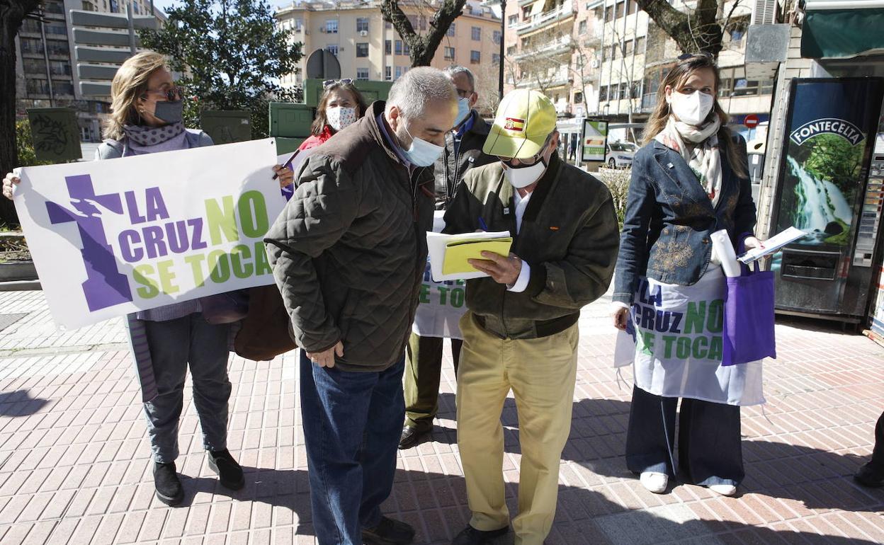 Concentración en marzo de este año contra la retirada de la cruz de los caídos de Cáceres. 