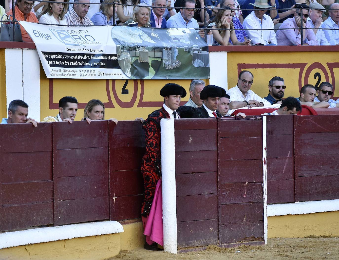 Fotos: Dos orejas para Ferrera en un nuevo fiasco de Zalduendo en Badajoz