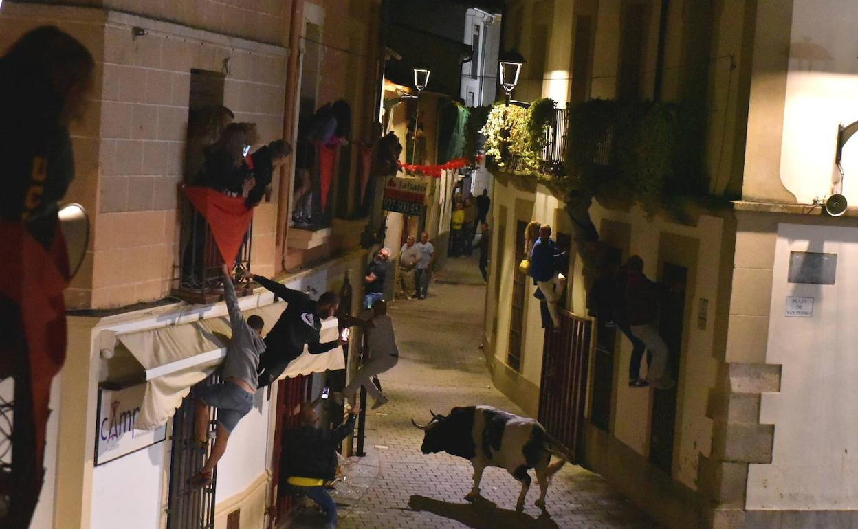 Muñolero, en las calles de Coria esta pasada madrugada. 
