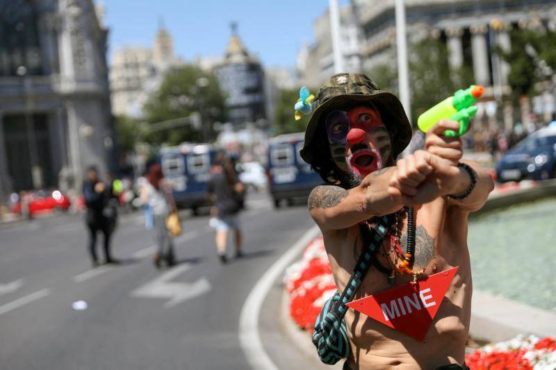 Pese a la tibia respuesta ciudadana a la marcha anti OTAN, el despliegue de seguridad ha sido impresionante, más acorde con una final de Champions de alto riesgo.