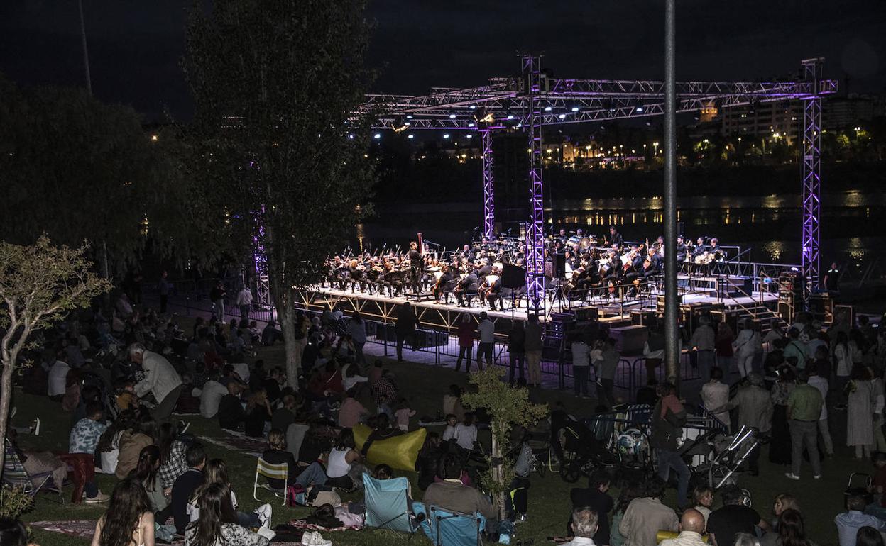 El concierto en el río volverá a celebrarse en la noche de San Juan