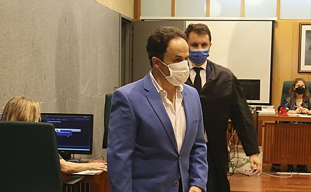 El alcalde de Montijo, Manuel Gómez, durante el juicio celebrado en Mérida. 