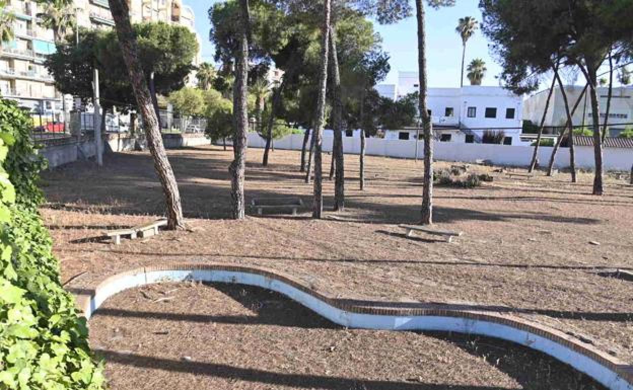 Los jardines de María Auxiliadora que la Diputación de Badajoz ha cedido al colegio de la Luz.