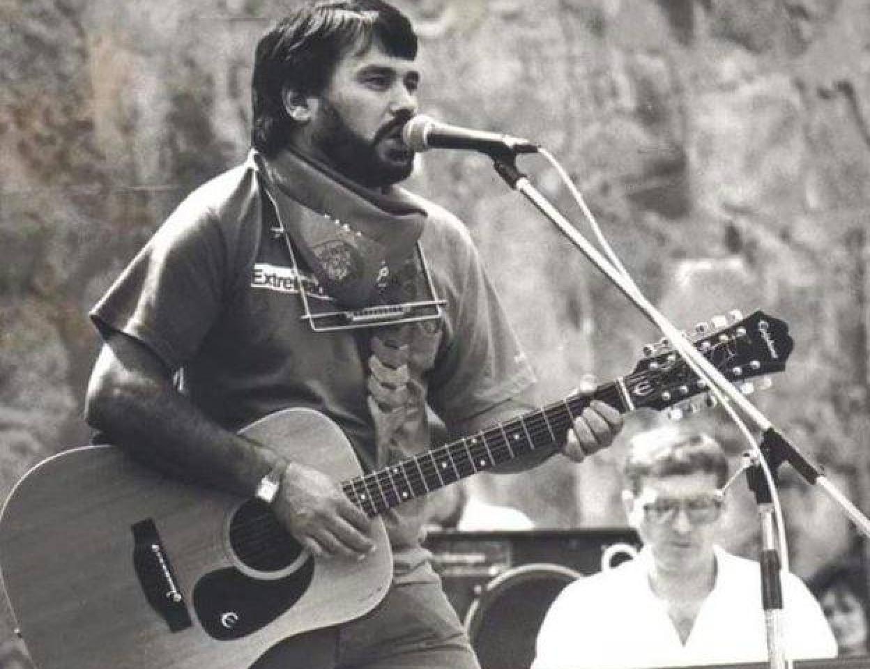 Pepe Extremadura en sus primeros años de su carrera musical. 