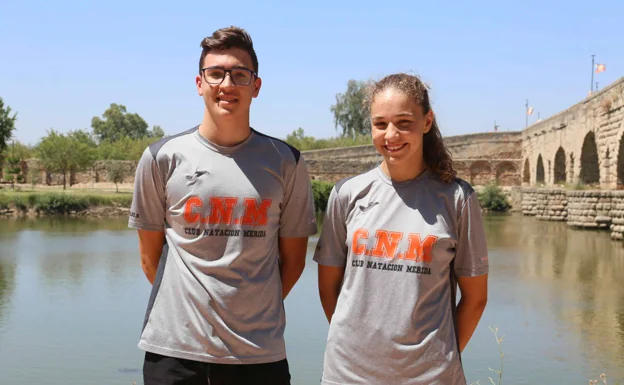 Rocío González y Emilio Segura, en el tramo del Guadiana. 