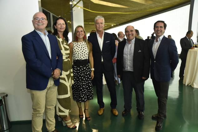 Eugenio Manzano, Carmen Soria, Elena Gil, Manuel Parra, Javier Galindo y José Ramón Ruiz. 