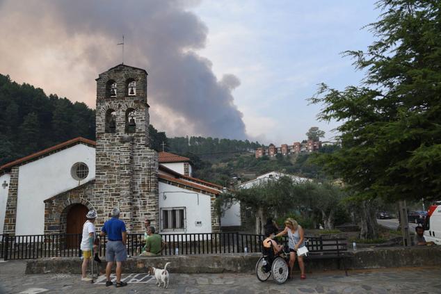 Fotos: Galería de fotos del incendio en Las Hurdes