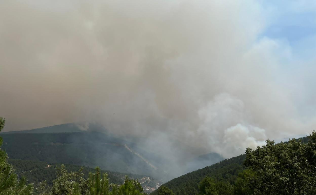 Vista del incendio en Las Hurdes. 