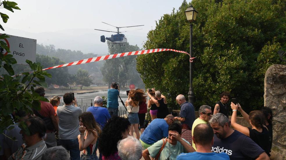 Las imágenes del incendio en el Jerte este domingo