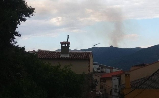 Estabilizado el incendio que se declaró entre Garganta la Olla y Aldeanueva de la Vera