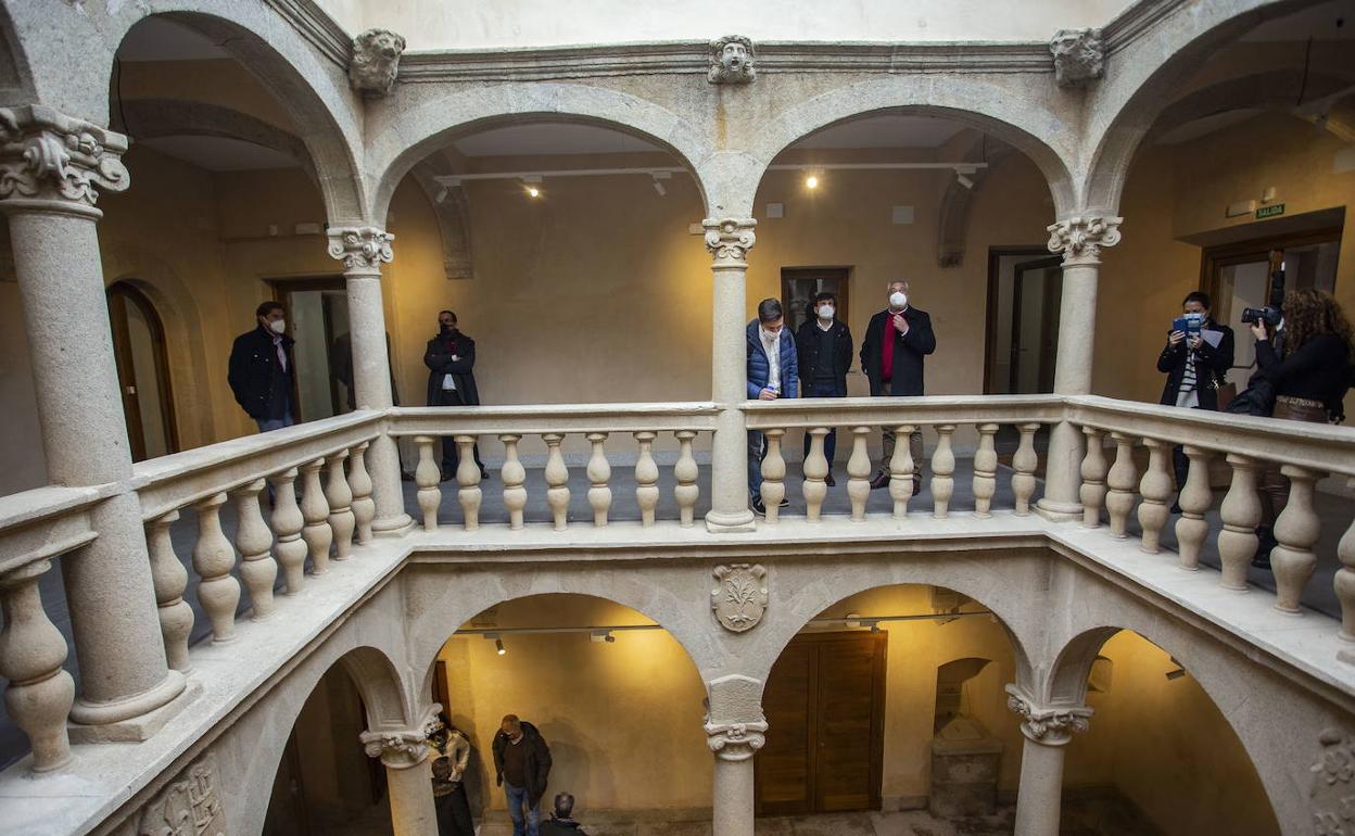 Claustro de Casa Pereros, convertida en el Centro de Estudios Internacionales 'Charo Cordero'. 