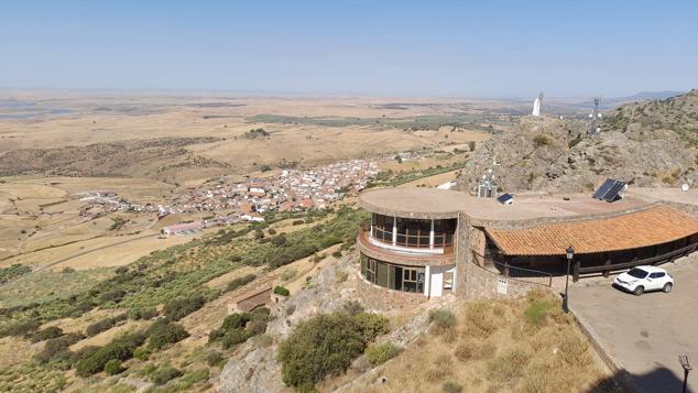 Restaurante con Esparragosa de Lares abajo
