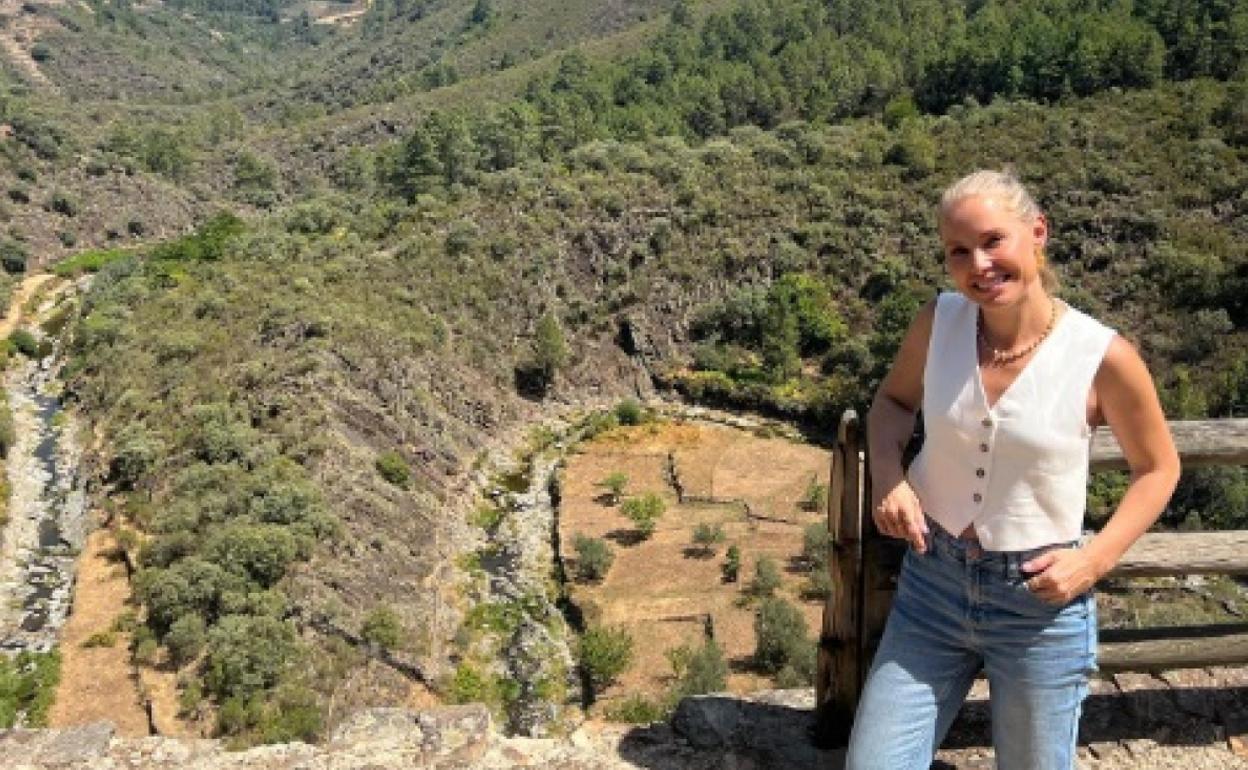 Soraya Arnelas, en un mirador de Las Hurdes. 