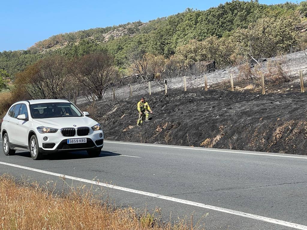 Fotos: Imágenes del segundo día del incendio iniciado en Santibáñez el Alto, en Sierra de Gata