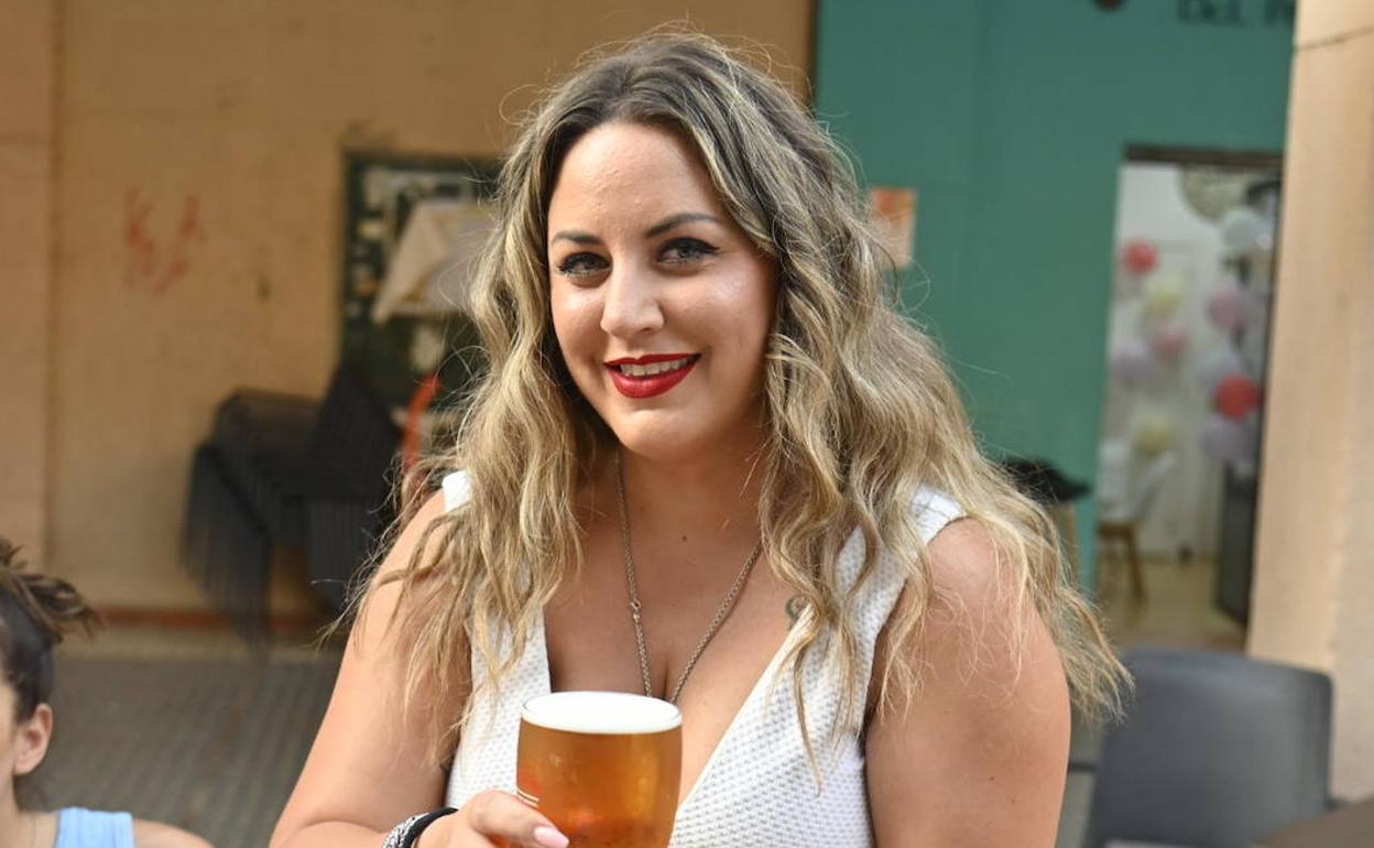 Marta Santos, en su cafetería y pastelería La Guinda del Pastel. 