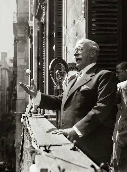 Alejandro Lerroux en una de sus brillantes intervenciones como orador.