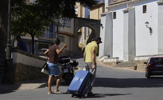 Regreso de los vecinos de Bejís a sus casas. 