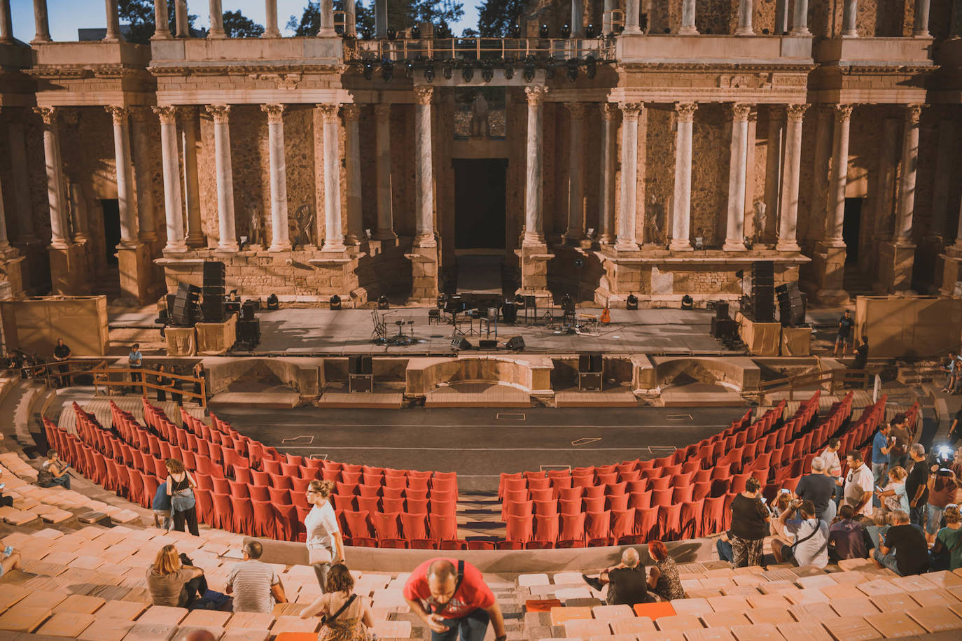 Fotos: El mítico rockero Miguel Ríos hace vibrar el estreno del Stone &amp; Music
