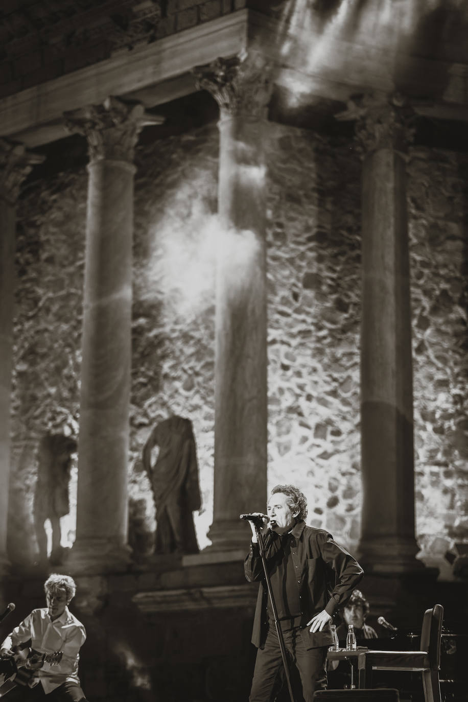 Fotos: El mítico rockero Miguel Ríos hace vibrar el estreno del Stone &amp; Music