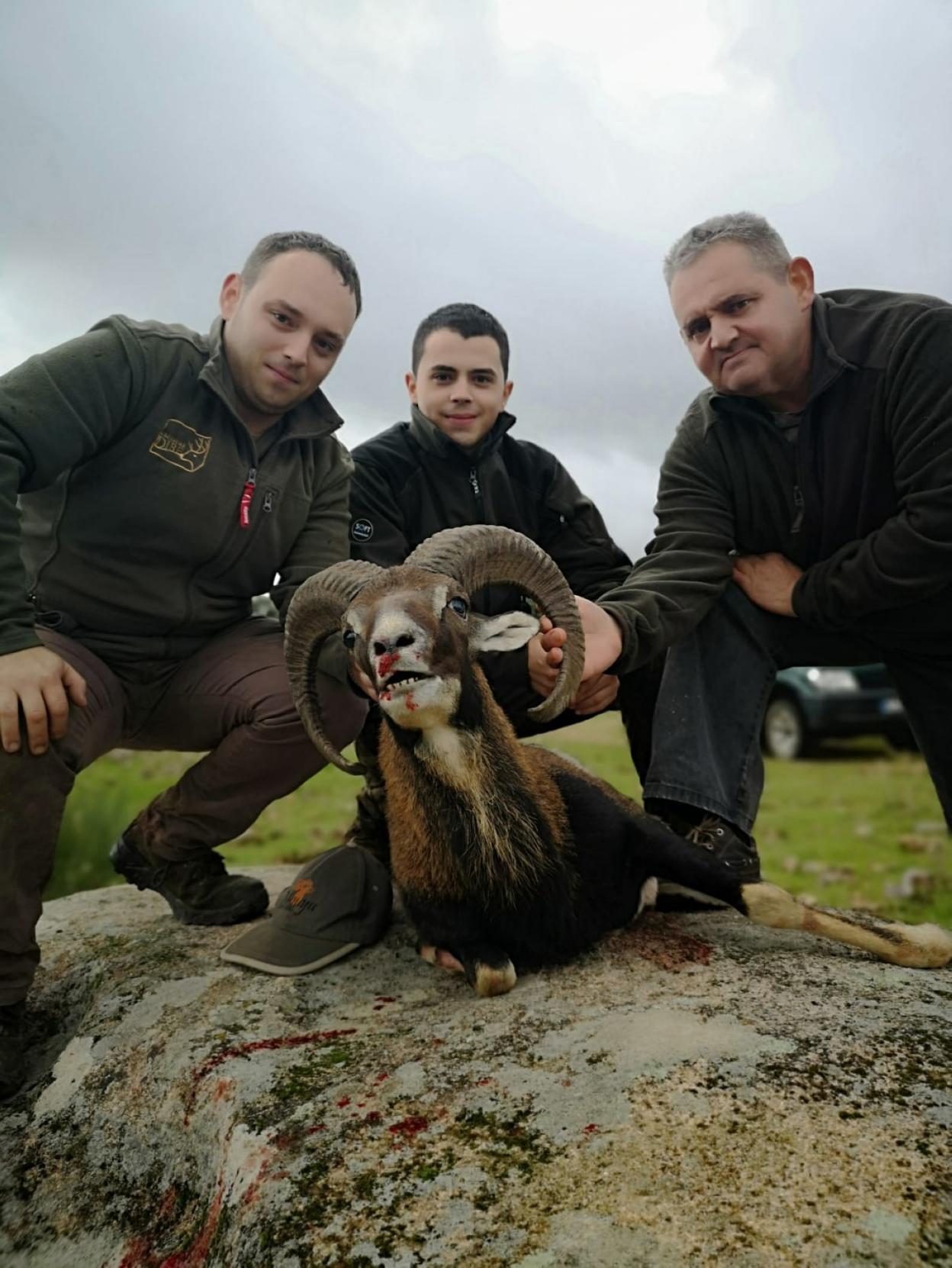 Álvaro, Jesús y Juan Antonio tras una montería. 