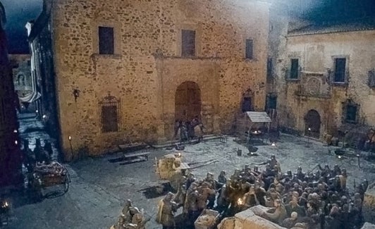 Imagen de la Plaza de Santa María en el primer capítulo de 'La casa del dragón'. 