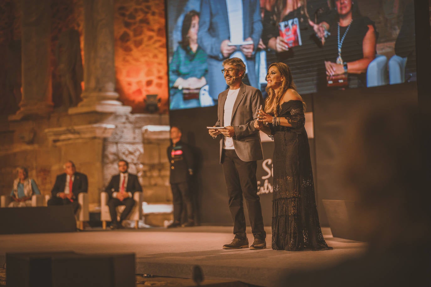 Fotos: Acto de entrega de las Medallas de Extremadura en el Teatro Romano