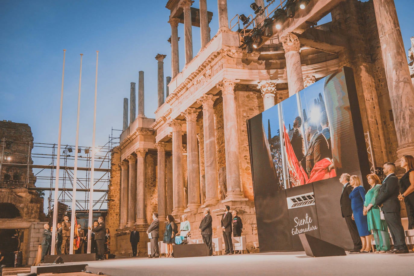 Fotos: Acto de entrega de las Medallas de Extremadura en el Teatro Romano