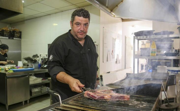 Enrique Frías dirige la cocina del restaurante A de Arco de Mérida. 