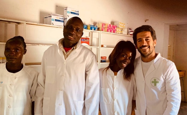 Imagen principal - Un farmacéutico pacense en Angola