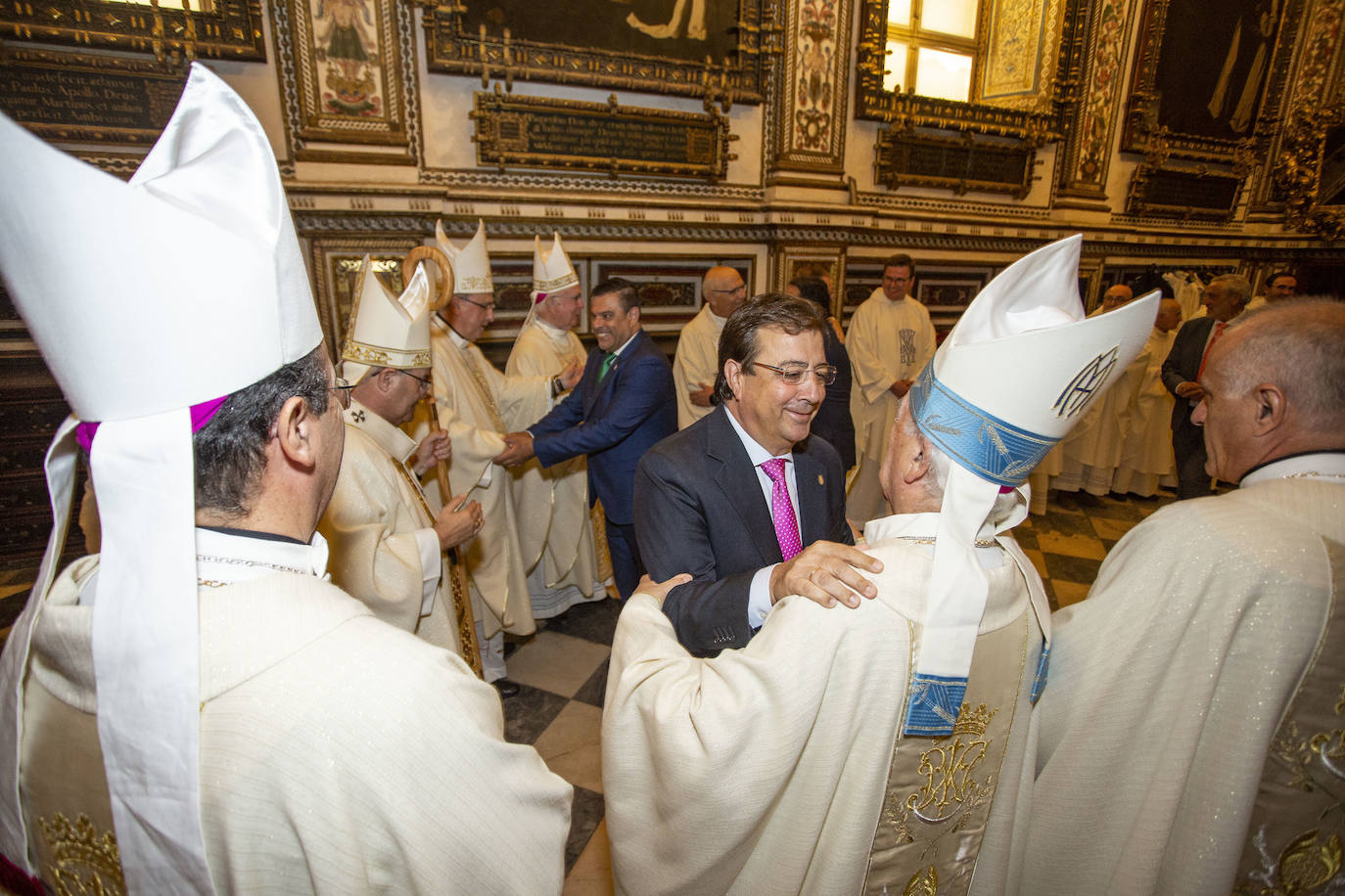 Fotos: Guadalupe vive su fiesta grande sin restricciones y recupera su procesión por el claustro mudéjar