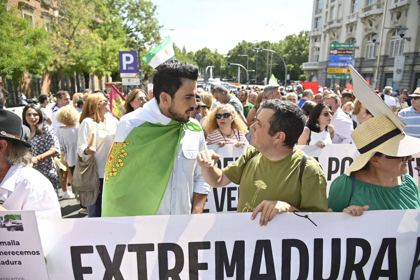 Fotos: La manifestación en Madrid por un tren digno para Extremadura