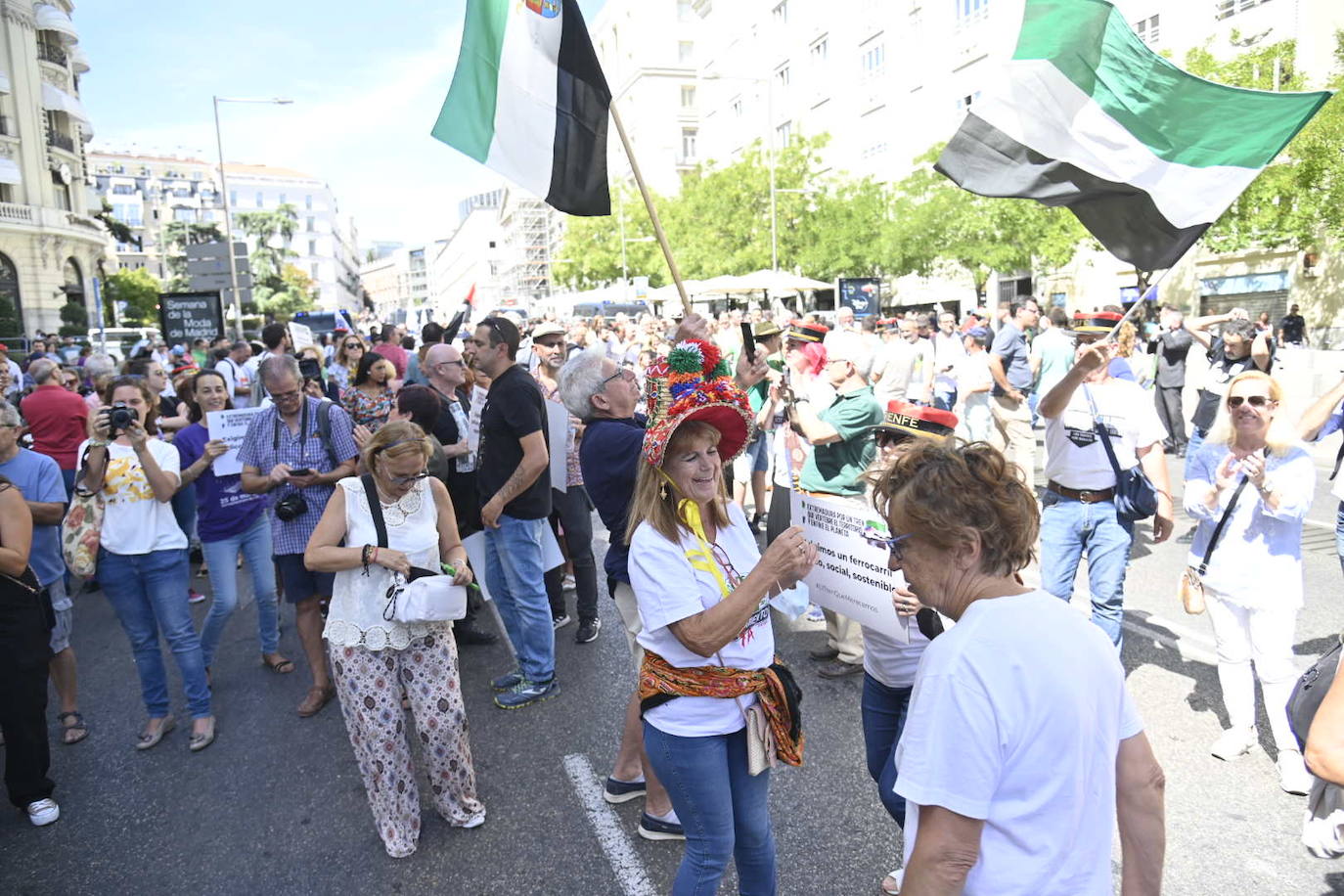 Fotos: La manifestación en Madrid por un tren digno para Extremadura