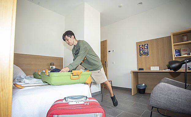 Interior de una de las habitaciones individuales. 