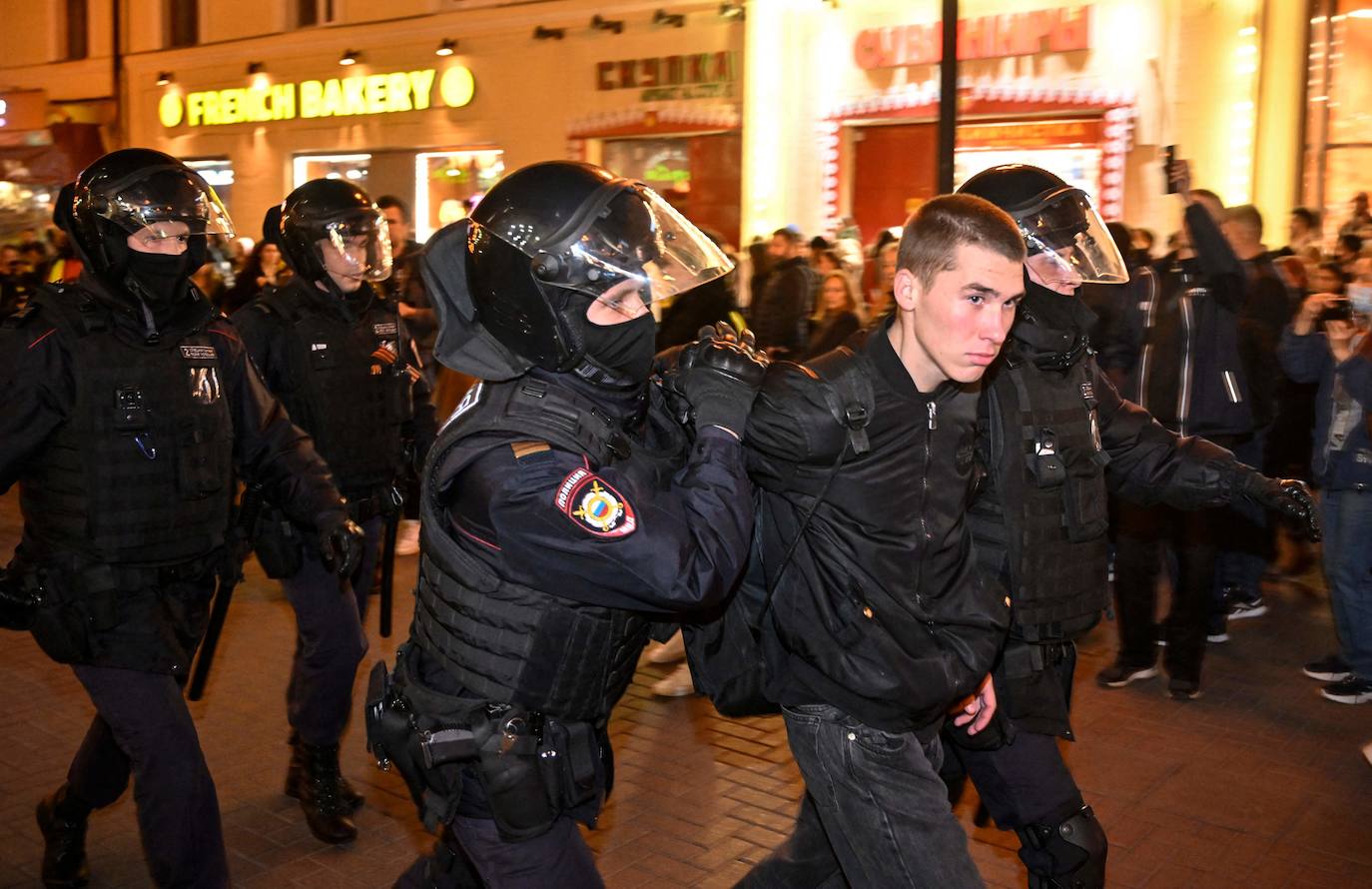 Fotos: Más de 350 detenidos en Rusia en protestas por la movilización de 300.000 reservistas para la guerra de Ucrania