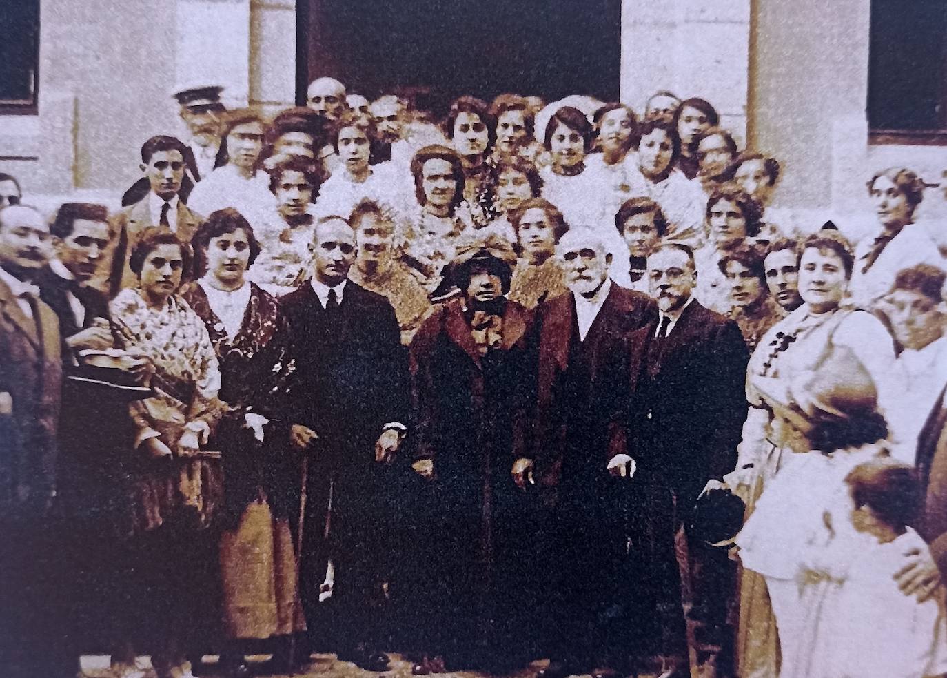 La visita de la infanta Isabel de Borbón, 'La Chata', en 1916.