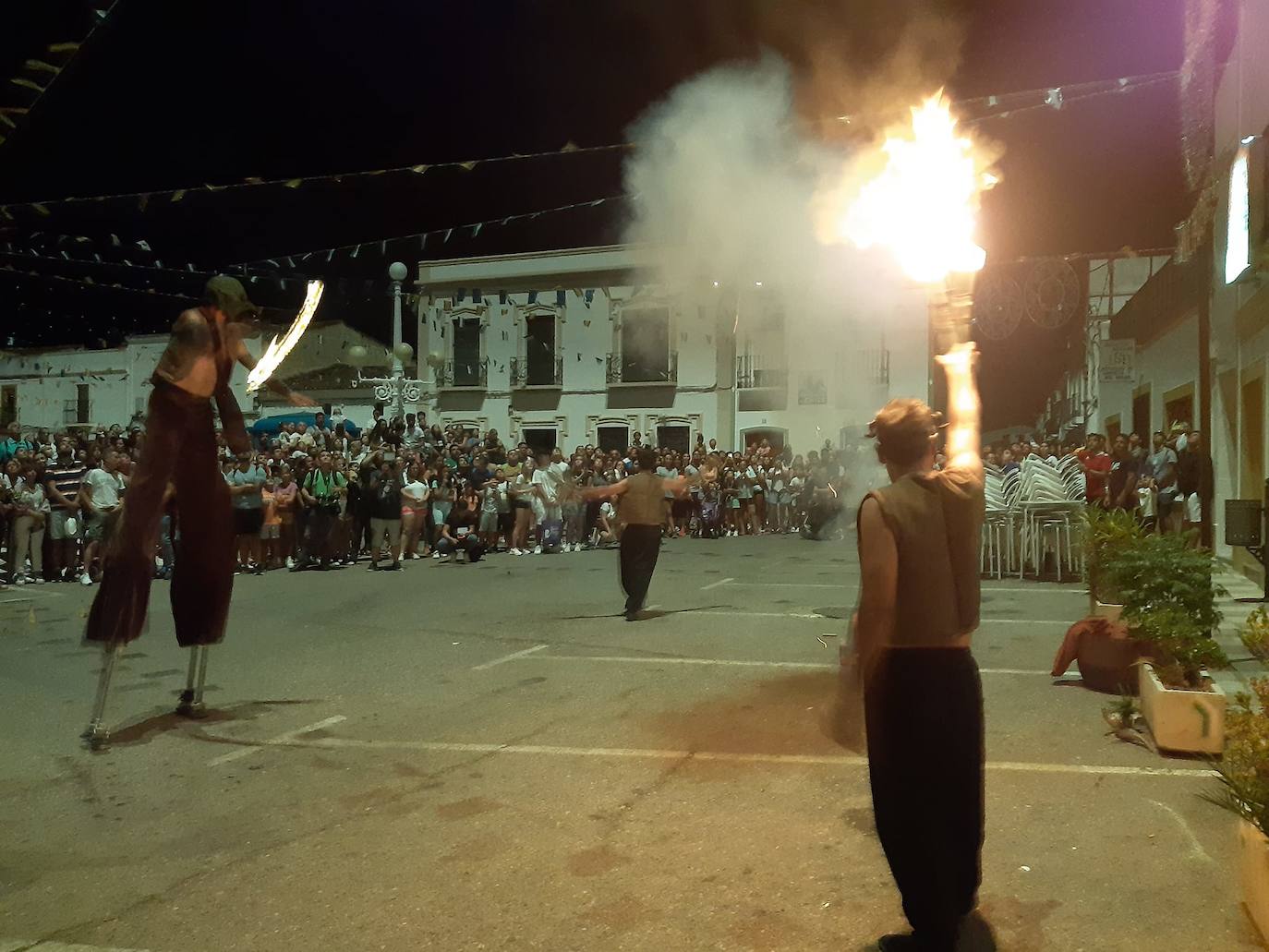 Cientos de participantes iniciaron en la plaza de España la ruta de la Zaragutía Mora. 